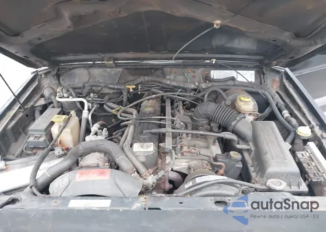 1998 Jeep Cherokee Classic/Sport from USA, damaged, VIN 1J4FJ68S2WL272888